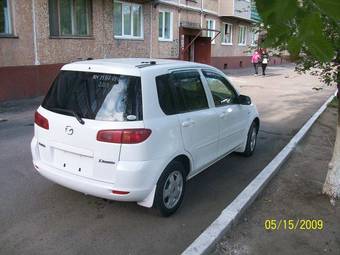 2003 Mazda Demio Pictures