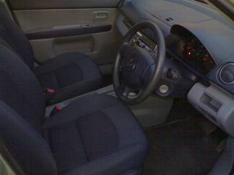 2003 Mazda Demio Images