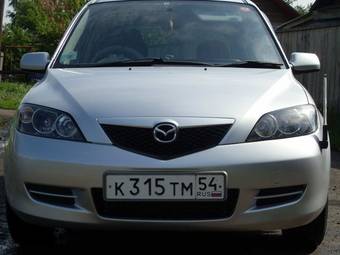 2003 Mazda Demio Pictures