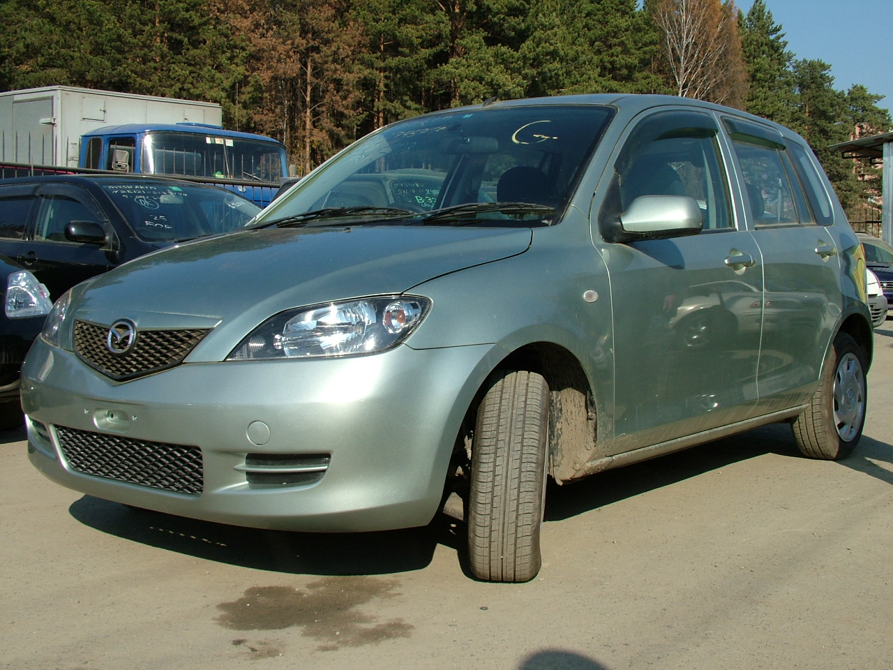 2004 Mazda Demio