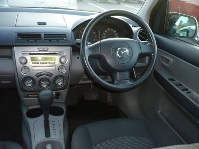 2004 Mazda Demio