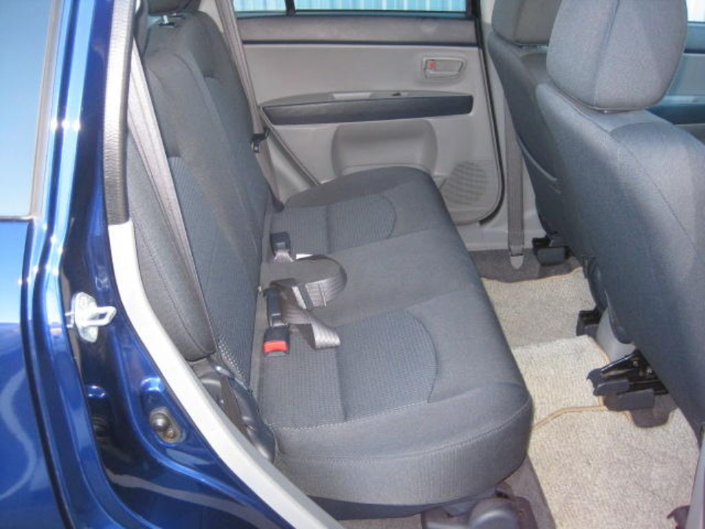 2004 Mazda Demio