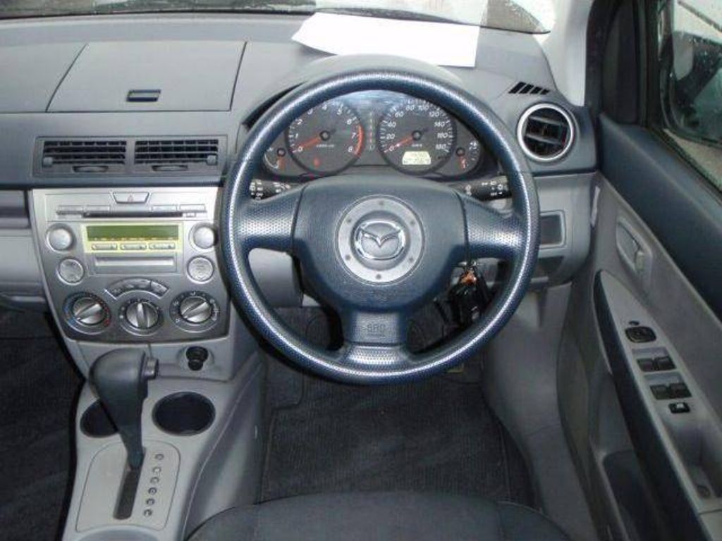 2004 Mazda Demio