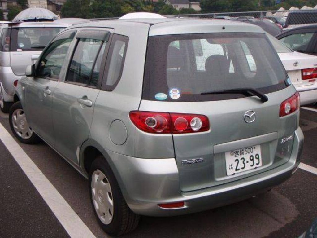 2004 Mazda Demio