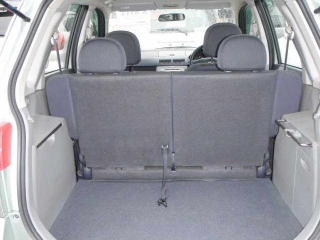 2004 Mazda Demio