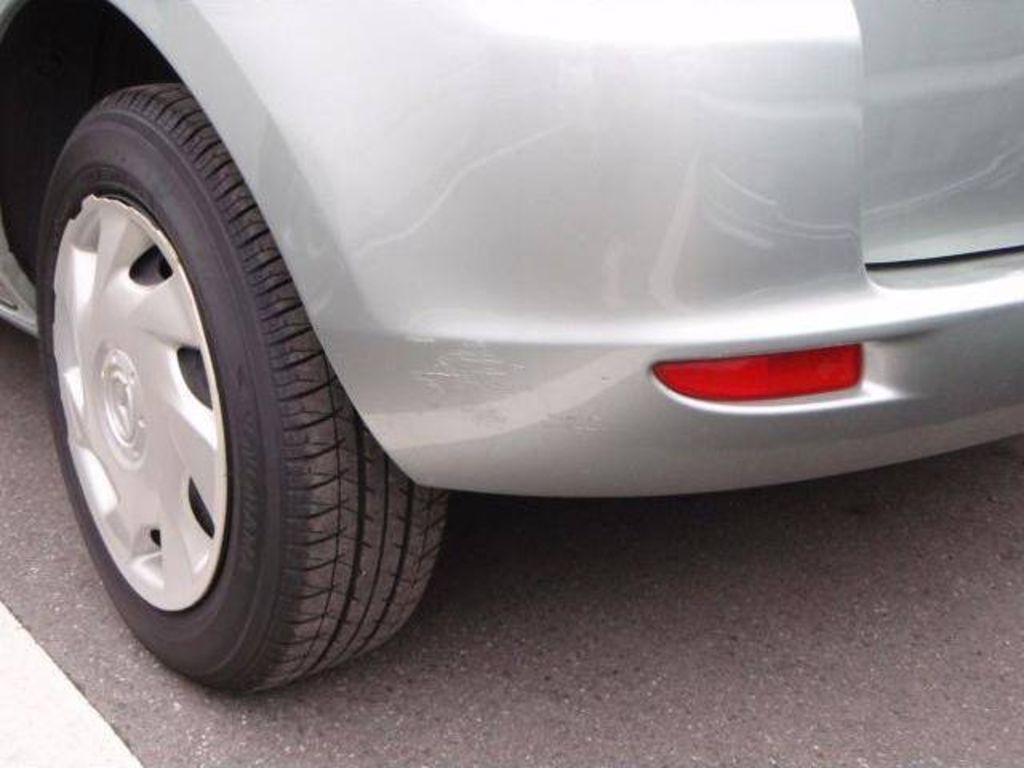 2004 Mazda Demio