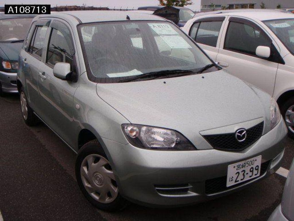 2004 Mazda Demio