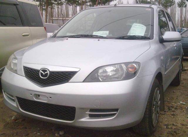 2004 Mazda Demio