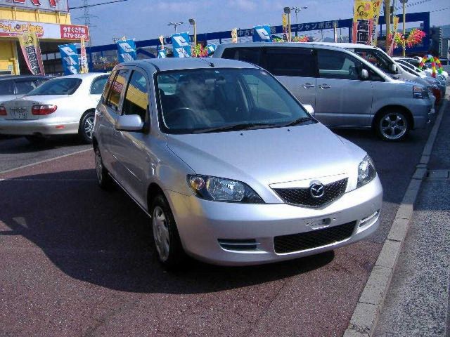 2004 Mazda Demio