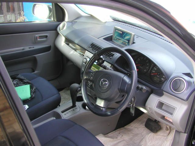 2004 Mazda Demio