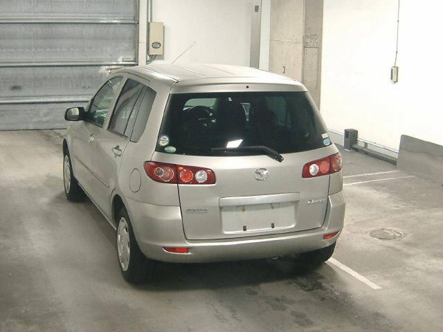 2004 Mazda Demio