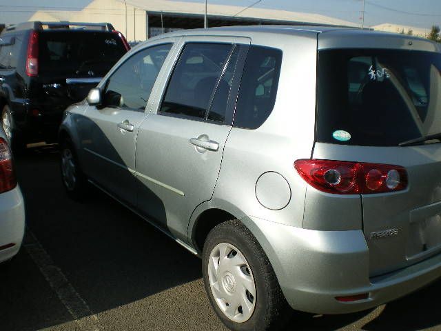 2004 Mazda Demio