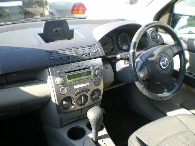 2004 Mazda Demio