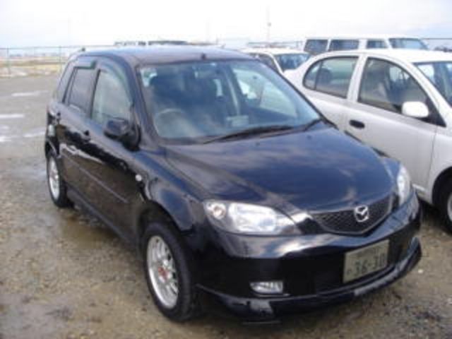 2004 Mazda Demio