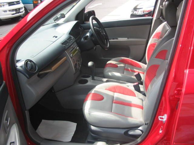 2004 Mazda Demio