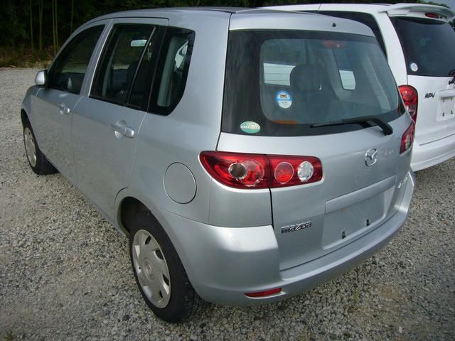 2004 Mazda Demio