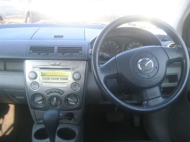 2004 Mazda Demio