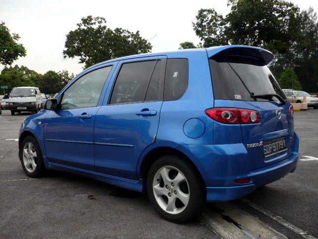 2004 Mazda Demio