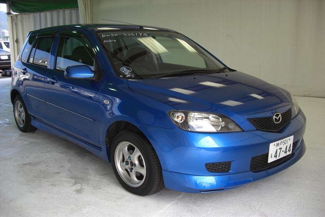2004 Mazda Demio