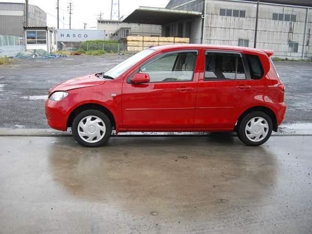2004 Mazda Demio