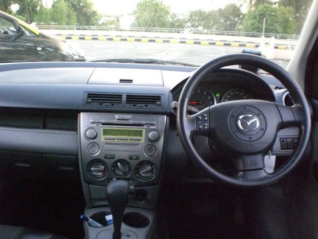 2004 Mazda Demio