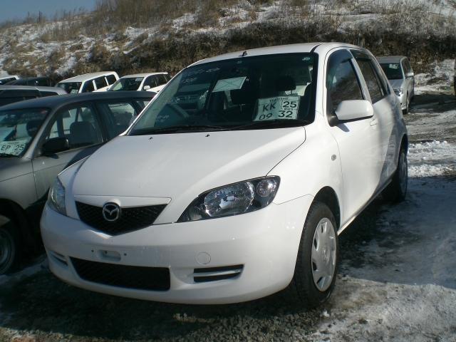 2004 Mazda Demio