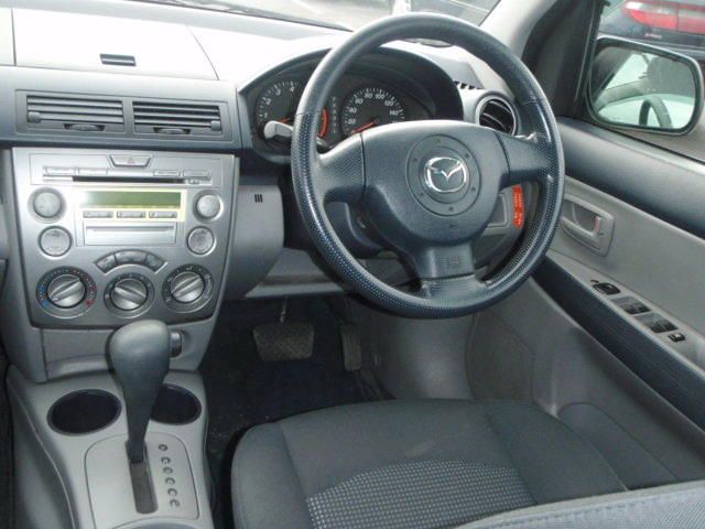 2004 Mazda Demio