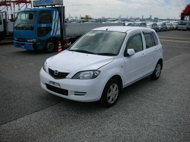 2004 Mazda Demio