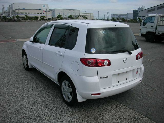 2004 Mazda Demio