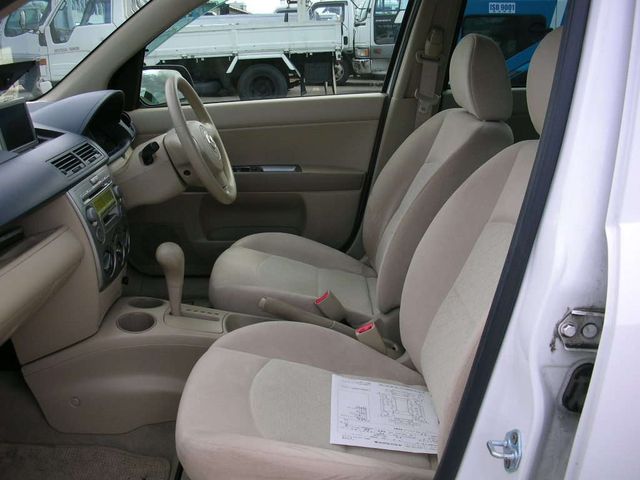 2004 Mazda Demio