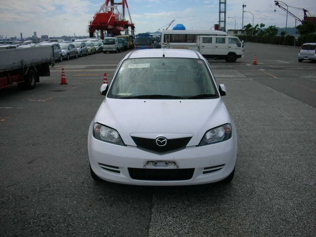 2004 Mazda Demio