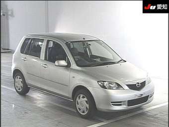 2004 Mazda Demio