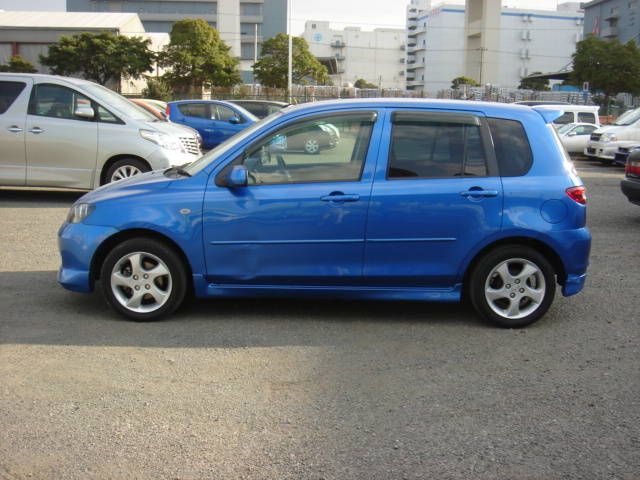 2004 Mazda Demio
