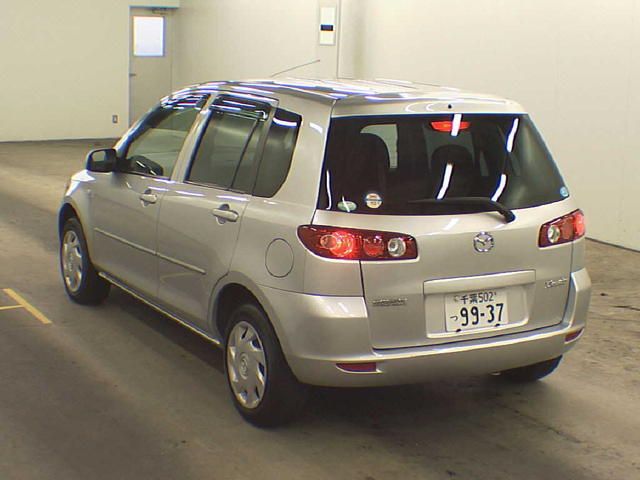 2004 Mazda Demio