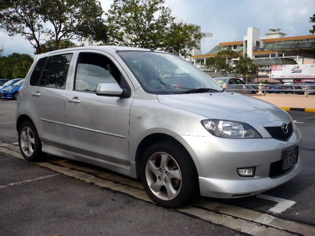 2004 Mazda Demio