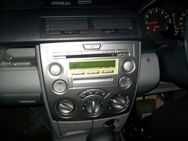 2004 Mazda Demio