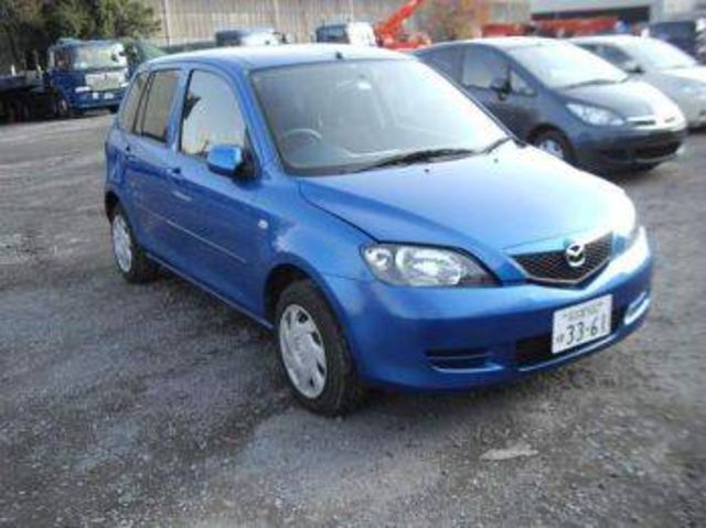 2004 Mazda Demio