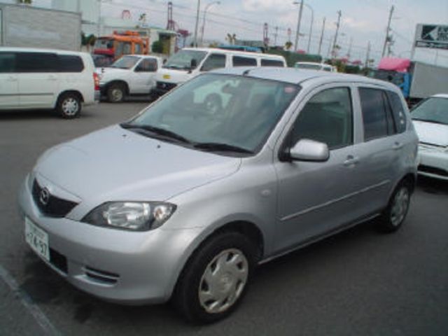 2004 Mazda Demio