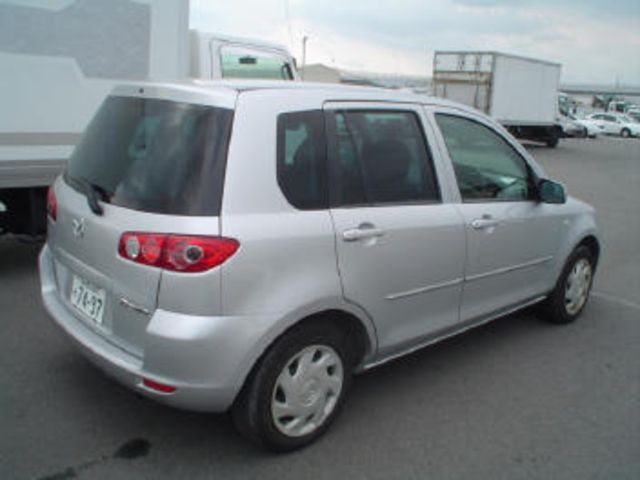 2004 Mazda Demio