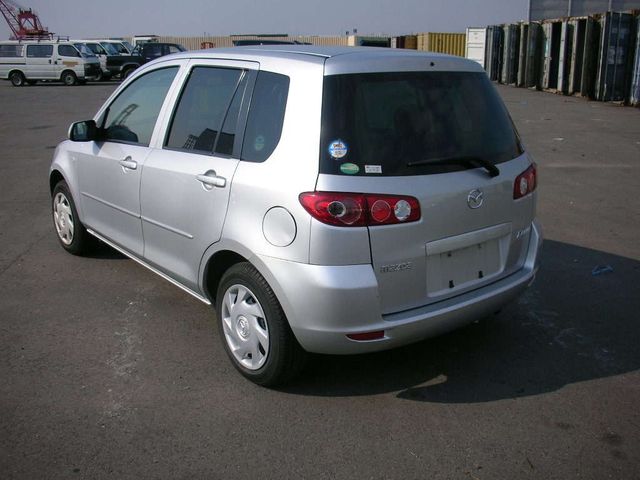 2004 Mazda Demio