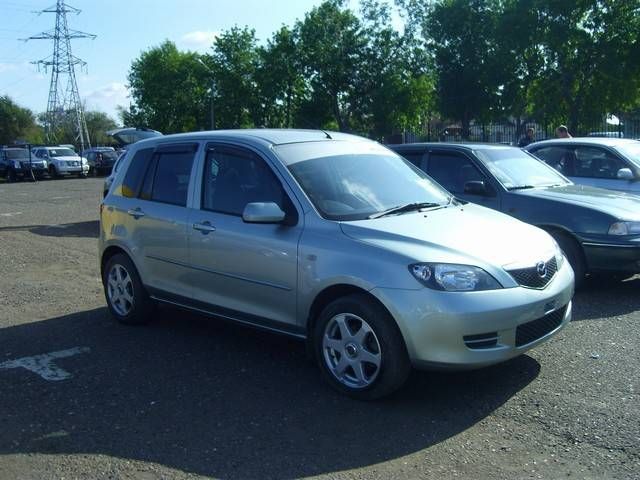2004 Mazda Demio