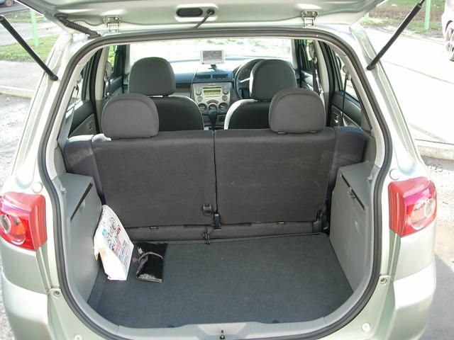 2004 Mazda Demio