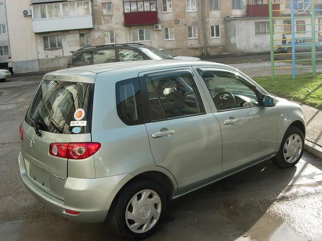 2004 Mazda Demio