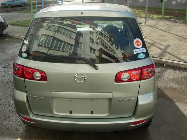2004 Mazda Demio