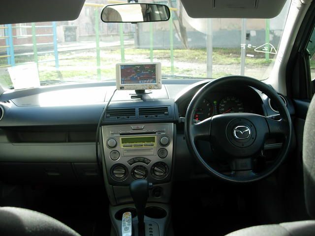 2004 Mazda Demio