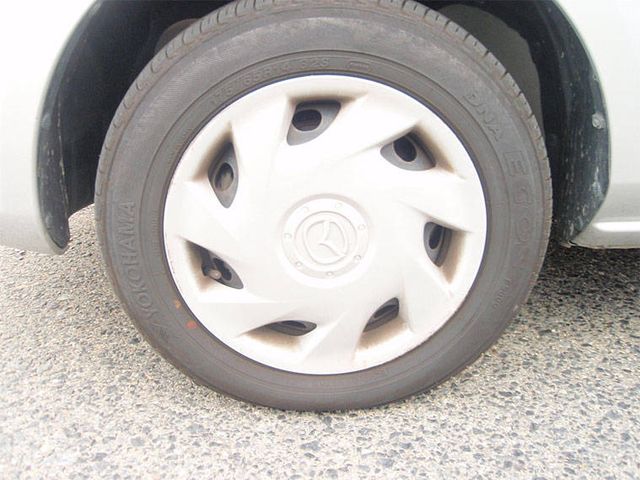 2004 Mazda Demio