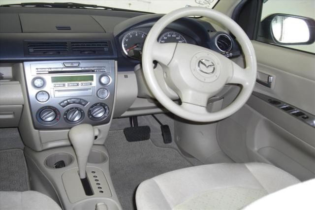 2004 Mazda Demio