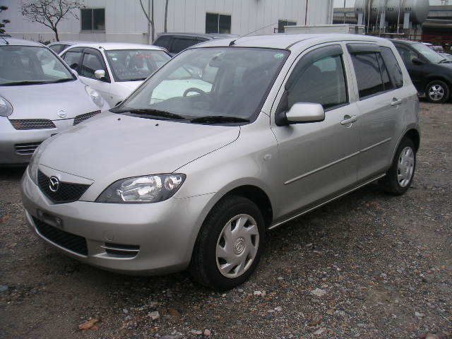 2004 Mazda Demio