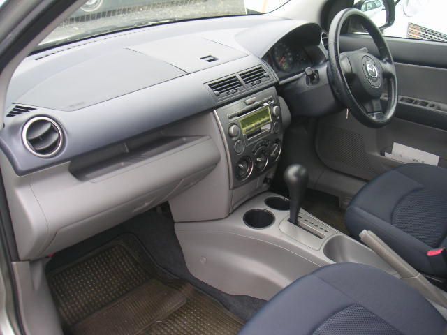 2004 Mazda Demio