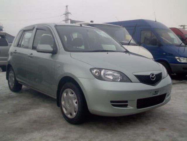 2004 Mazda Demio